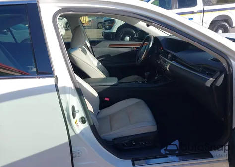 2015 Lexus Es 350 Crafted Line z USA, uszkodzony, nr VIN JTHBK1GGXF2174939